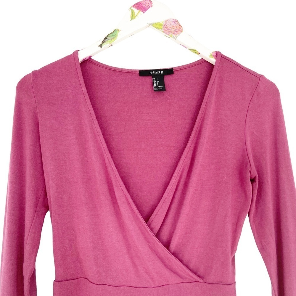 Forever 21 Women’s Bodysuit Top Deep-V Cross Over Pink Small Long sleeves - Picture 3 of 4